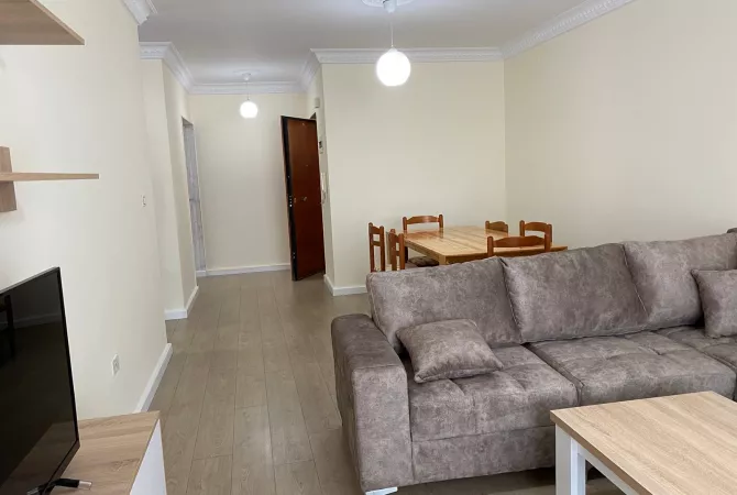 Jepet me qera 2+1+1 tualet Laprak 