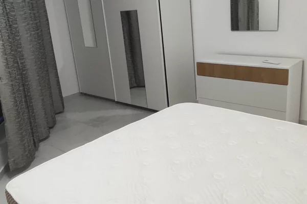 Shtepi me qera Apartament ne Tirane, 2+1, Mobilimi E mobiluar, Pagesa 55,000  Leke.