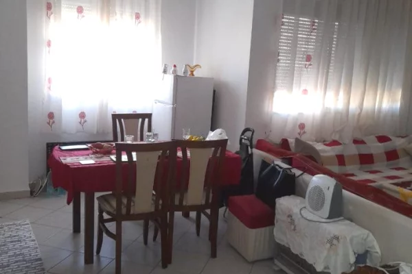 Shtepi me qera Apartament ne Tirane, 1+1, Mobilimi E mobiluar, Pagesa 40,000  Leke.