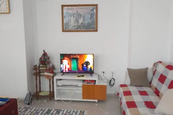 Shtepi me qera Apartament ne Tirane, 1+1, Mobilimi E mobiluar, Pagesa 40,000  Leke.