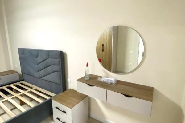 Shtepi me qera Apartament ne Tirane, 2+1, Mobilimi E mobiluar, Pagesa 1,300  Euro.