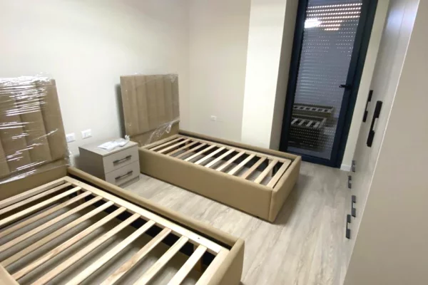 Shtepi me qera Apartament ne Tirane, 2+1, Mobilimi E mobiluar, Pagesa 1,300  Euro.