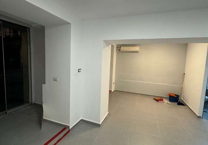 DYQAN PER SHITJE,te  “Shallvaret ” , prane mullirit ,90.000 euro 