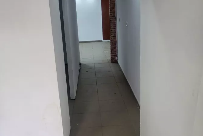 Jepet me qera dyqan tek Komuna e Parisit, prane bar Oslo