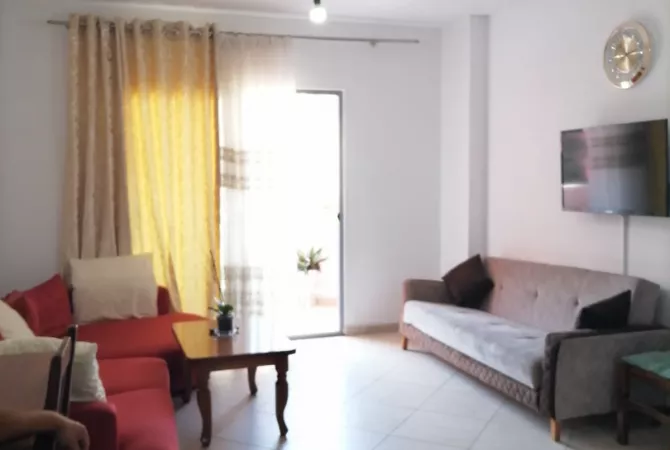Shtepi me qera Apartament ne Tirane, 2+1, Mobilimi E mobiluar, Pagesa 300  Euro.