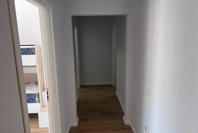 Shtepi me qera Apartament ne Tirane, 2+1, Mobilimi E mobiluar, Pagesa 450  Euro.