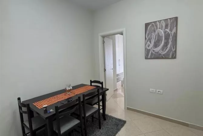 Shtepi me qera Apartament ne Tirane, 1+1, Mobilimi E mobiluar, Pagesa 40,000  Leke.