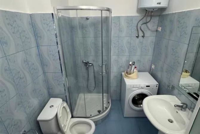 Shtepi me qera Apartament ne Tirane, 1+1, Mobilimi E mobiluar, Pagesa 40,000  Leke.
