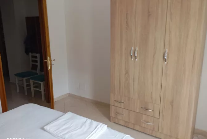 Shtepi me qera Apartament ne Tirane, 2+1, Mobilimi E mobiluar, Pagesa 40,000  Leke.