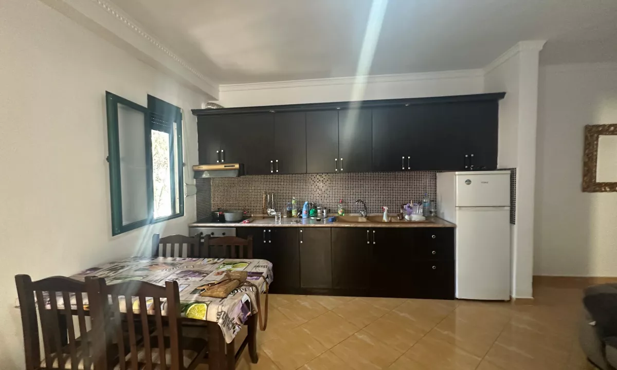 Shtepi ne shitje Apartament ne Durres, 1+1, Mobilimi E mobiluar, Pagesa 99,000  Euro.