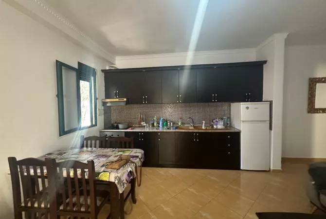 Shitet apartament 1+1 – Mali Robit (Durres)