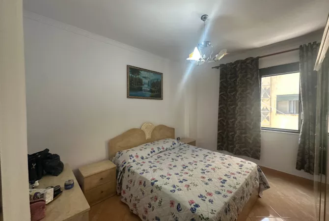 Shtepi ne shitje Apartament ne Durres, 1+1, Mobilimi E mobiluar, Pagesa 99,000  Euro.