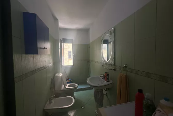 Shtepi ne shitje Apartament ne Durres, 1+1, Mobilimi E mobiluar, Pagesa 99,000  Euro.