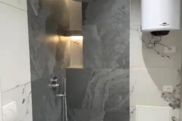 Shtepi ne shitje Apartament ne Tirane, 1+1, Mobilimi Bosh, pa mobiluar, Pagesa 98,000  Euro.