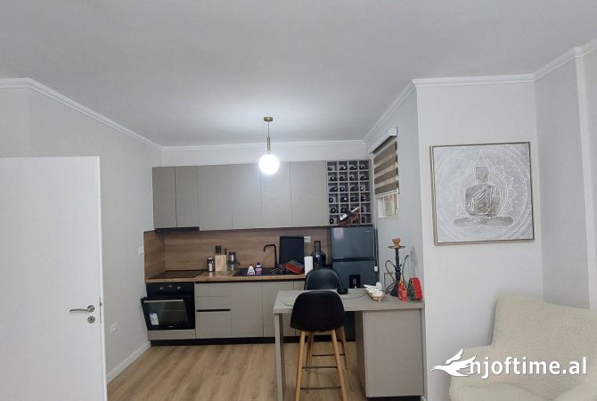 Qera! Apartament 2+1 ne Fresk, prane Thesarit 