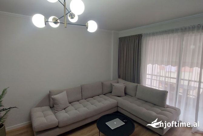 Shtepi me qera Apartament ne Tirane, 2+1, Mobilimi E mobiluar, Pagesa 400  Euro.