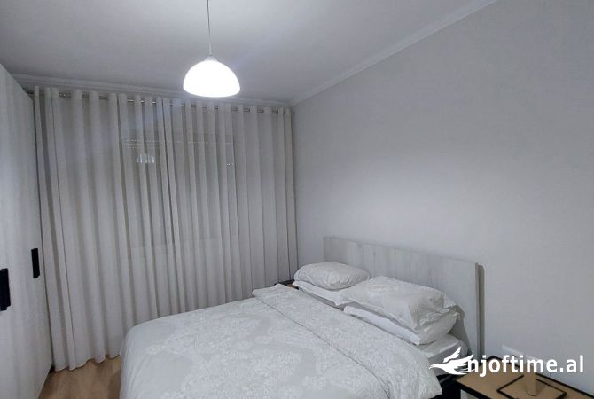 Shtepi me qera Apartament ne Tirane, 2+1, Mobilimi E mobiluar, Pagesa 400  Euro.