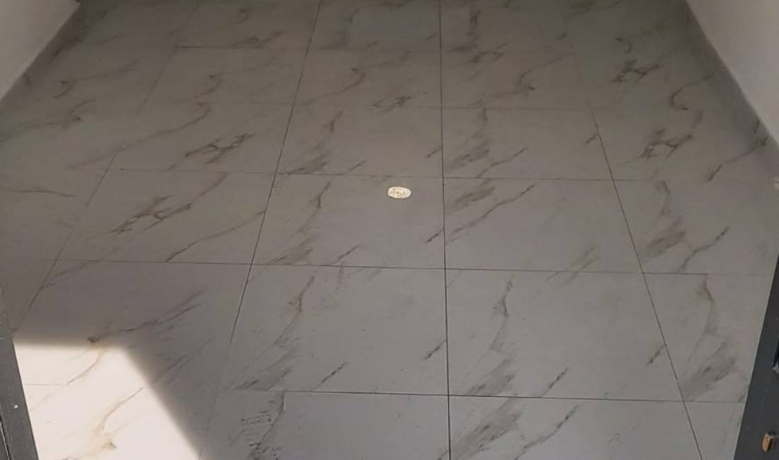 Dyqan me qira  Komuna e Parisit 