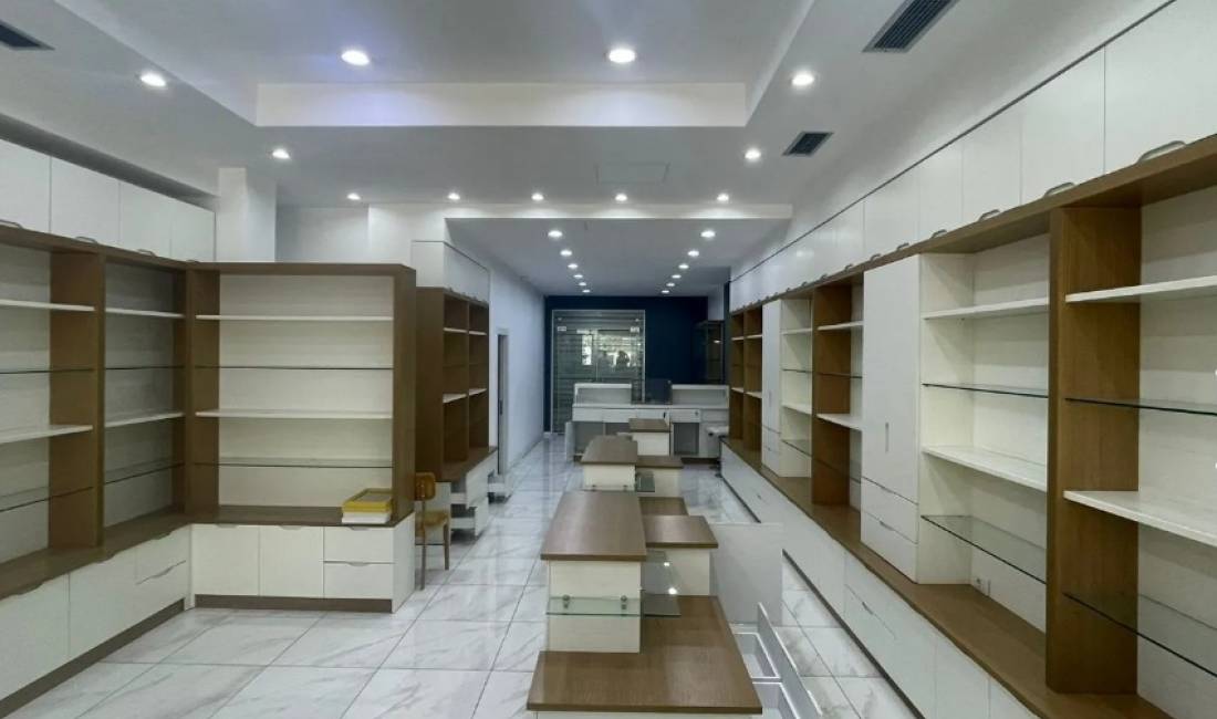 Dyqan me qira prane Vasil Shantos 