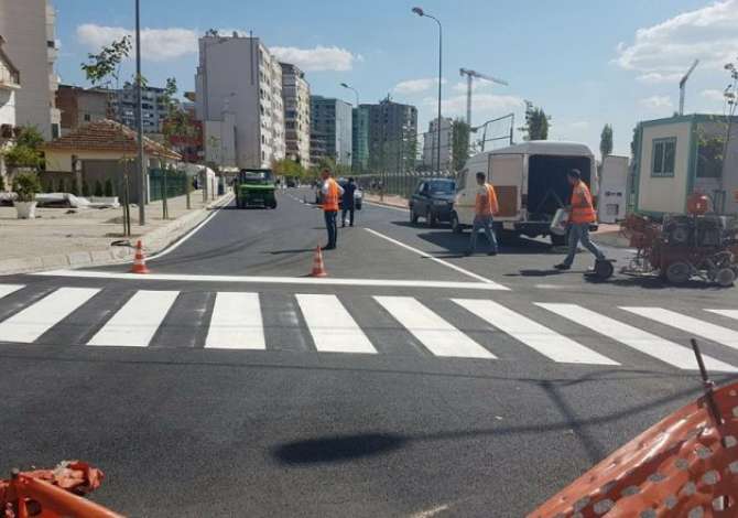 Ambient biznesi me qera 1+1 ne Tirane - 1,100 Euro