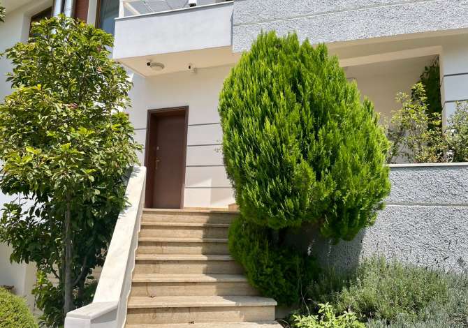 Shtepi ne shitje Vila Luksoze ne Tirane, 7+1, Mobilimi E mobiluar, Pagesa 577,000  Euro.