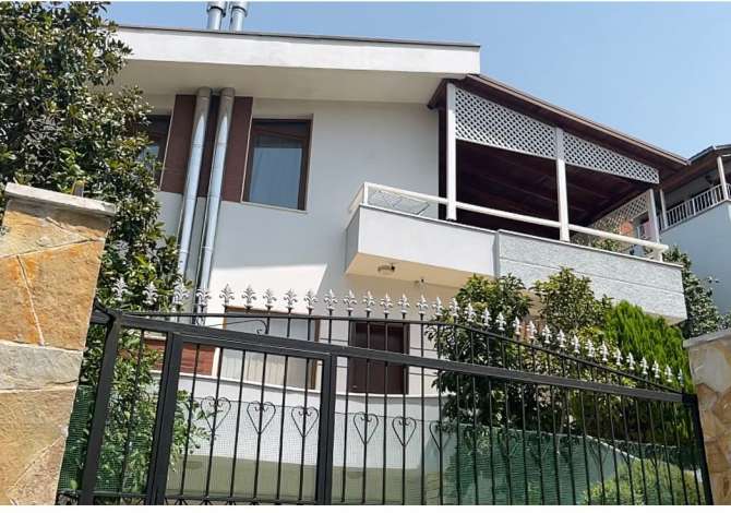 Shtepi ne shitje Vila Luksoze ne Tirane, 7+1, Mobilimi E mobiluar, Pagesa 577,000  Euro.