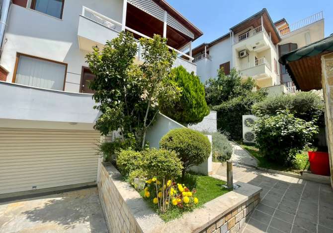 Shtepi ne shitje Vila Luksoze ne Tirane, 7+1, Mobilimi E mobiluar, Pagesa 577,000  Euro.