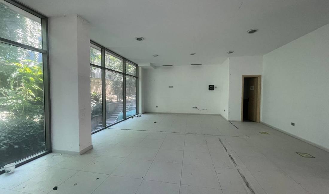 Shitet Dyqan Rruga e Dibres Kati 2 , 96.000 euro 