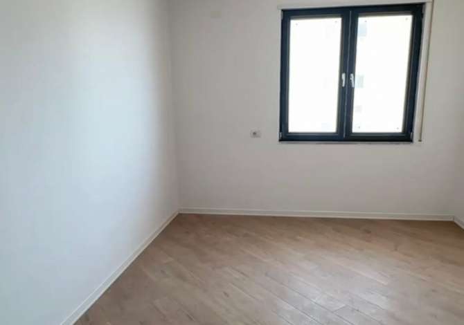 Ambient biznesi me qera 3+1 ne Durres - 1,200 Euro