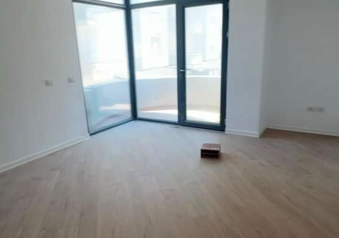 Ambient biznesi me qera 3+1 ne Durres - 1,200 Euro