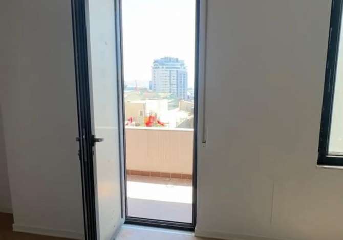 Ambient biznesi me qera 3+1 ne Durres - 1,200 Euro