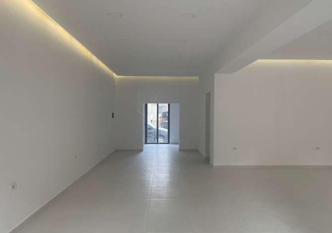 Ambient Komercial  80 m2 prane Vasil Shantos 2000 euro