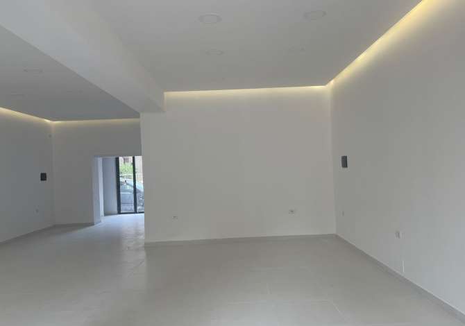 Ambient Komercial  80 m2 prane Vasil Shantos 2000 euro