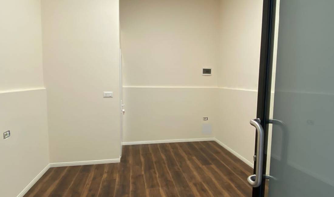 Shitet dyqan te Komuna e Parisit 60.000 euro