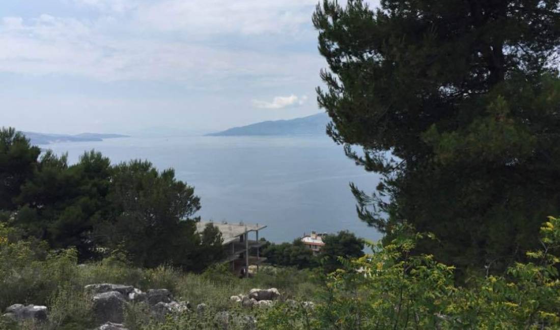 Shitet Toke ne Sarande 440 m2 110.000 euro