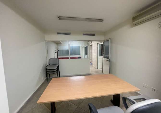 Ambient Zyrash te ish ekspozita 80 m2  700 euro