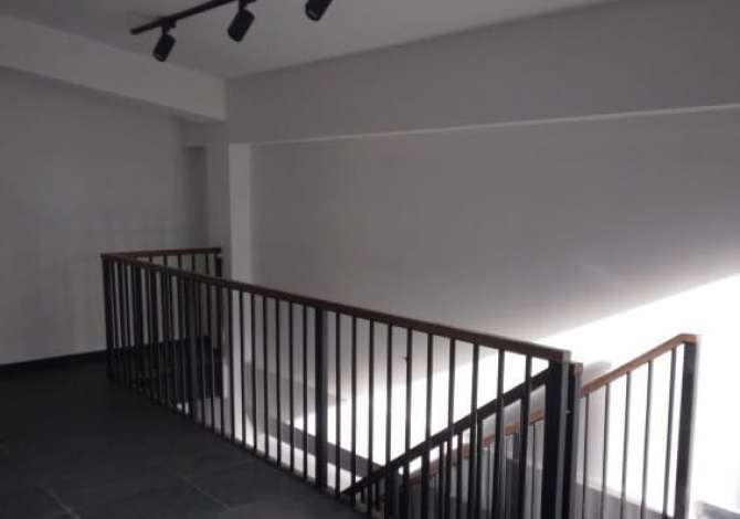 Godine Biznesi 2 kateshe me qira te 21 dhjetori 5000 euro