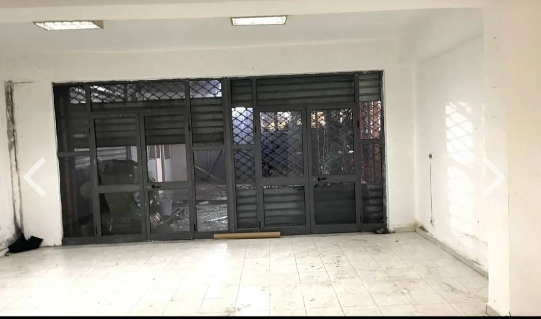 Dyqan ne shitje Komuna e Parisit 70.000Euro