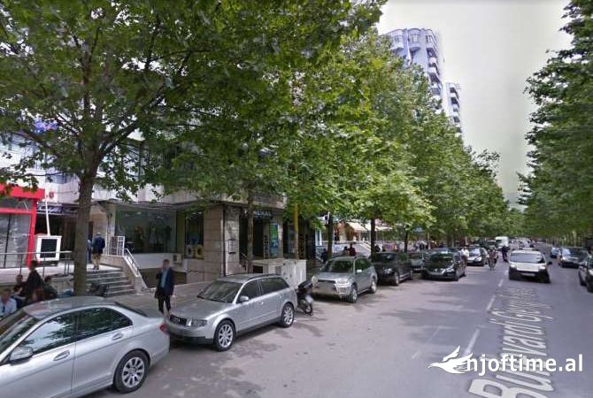 Ambiente Commerciale in Affitto 1+1 a Tirana - 600 Euro