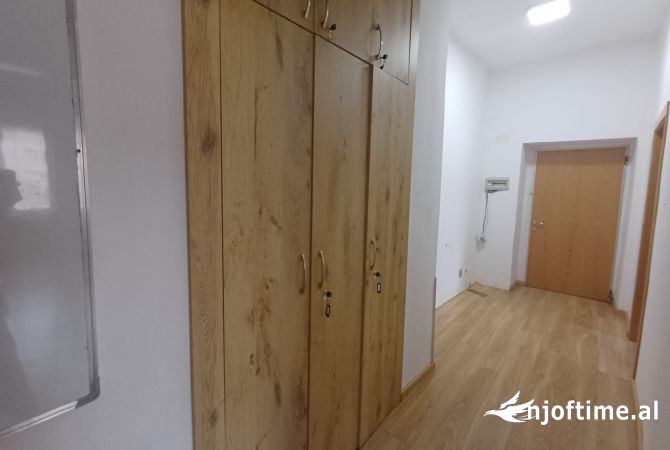 Ambient per Zyra me qira prane Taivanit 750 euro