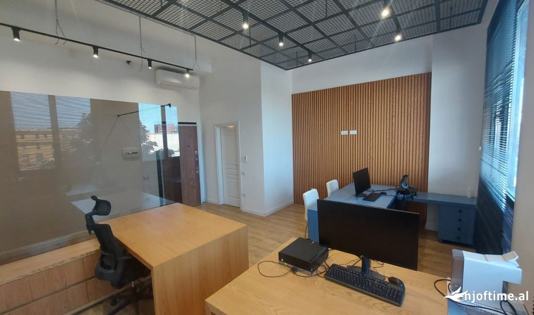 Dyqan ne shitje prane Spitaleve 126.000 Euro