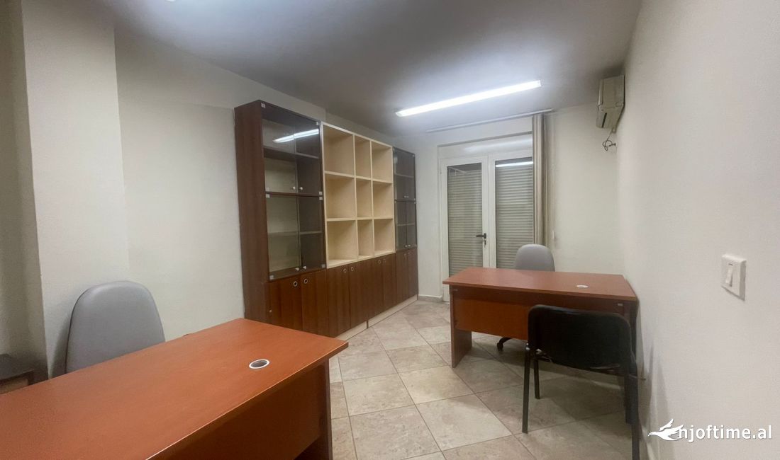Zyre me qira prane Gjykates se Tiranes 600 euro