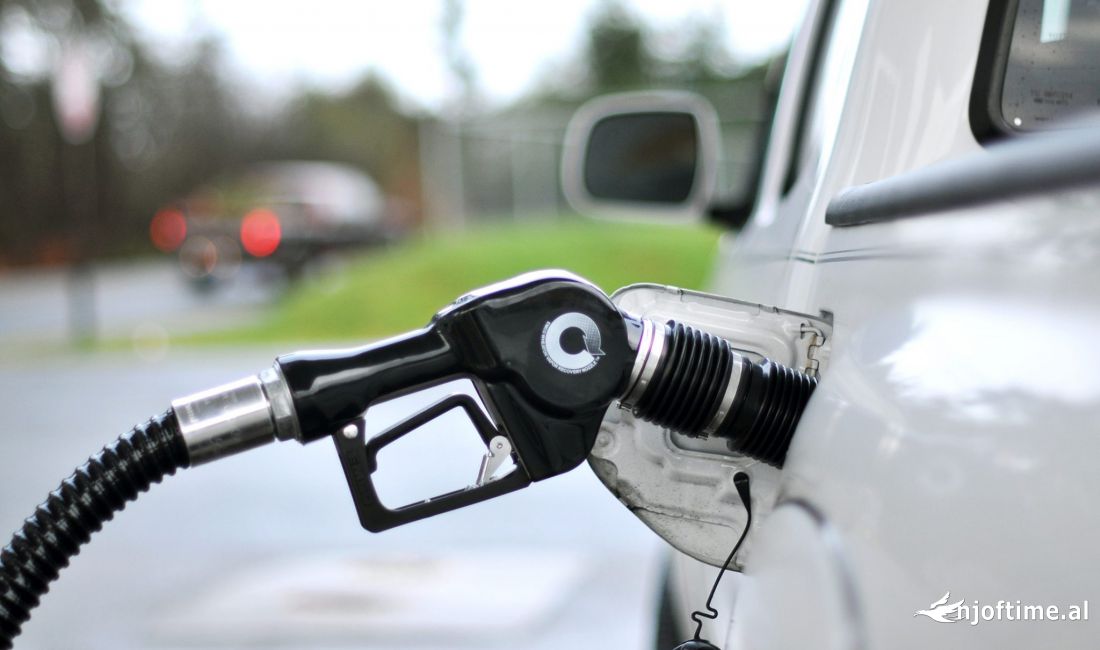 Shitet Karburant+Objekt Biznesi Tirane