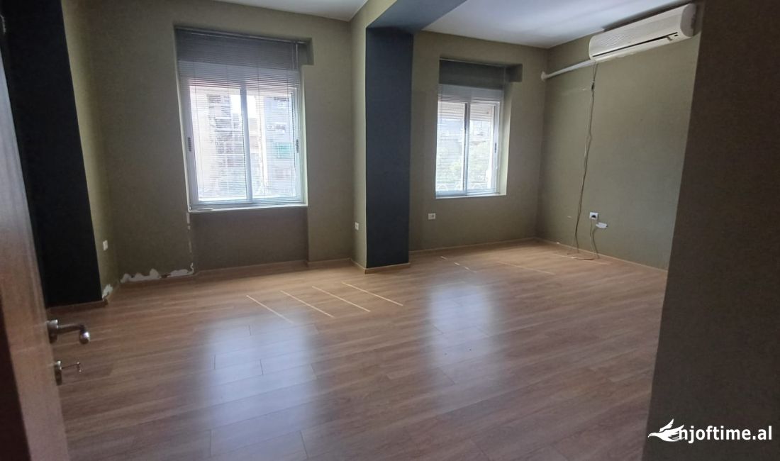 Zyre me qira prane Tajvanit 800 euro