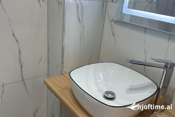 Dyqan me qira 21 dhjetori 400 Euro