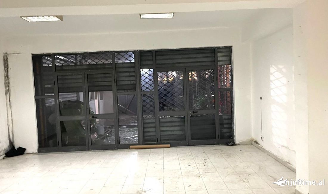 Shitet Dyqan te Komuna e Parisit 78.000 euro