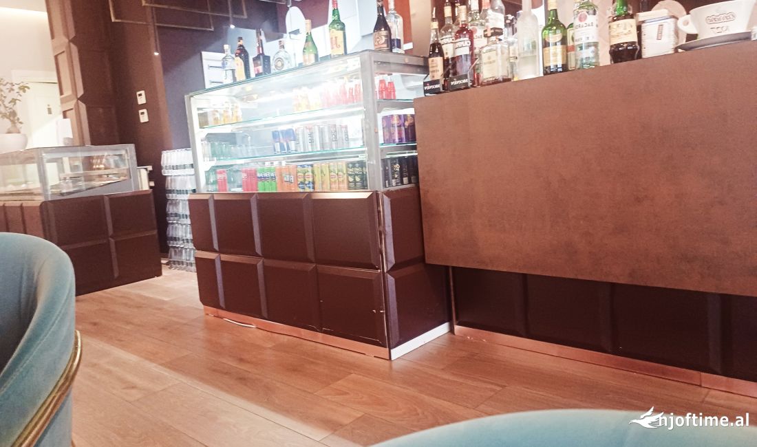 Bar-Lokal me qira Komuna e Parisit 2.500 euro