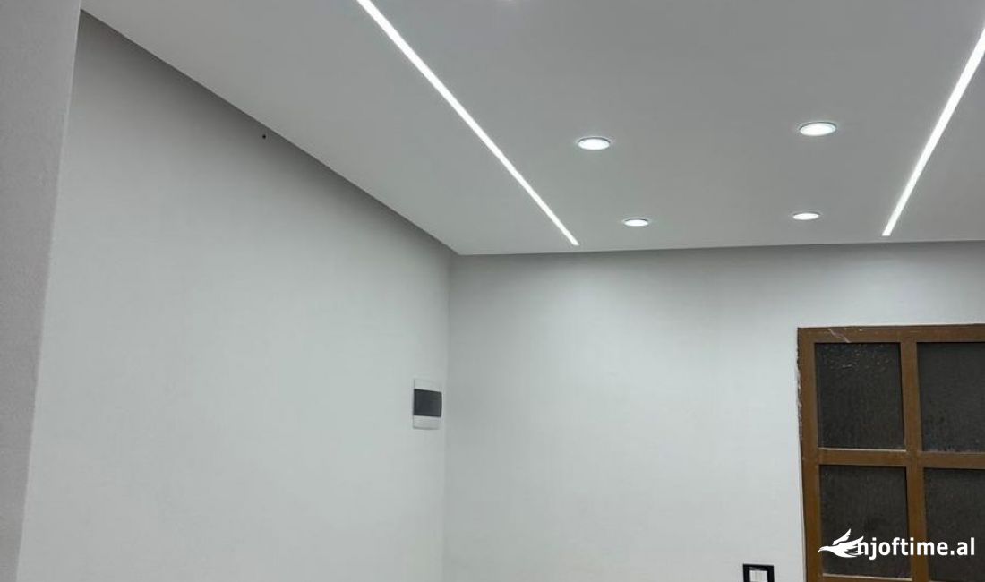 Zyre me qira prane 21 dhjetorit 350 Euro