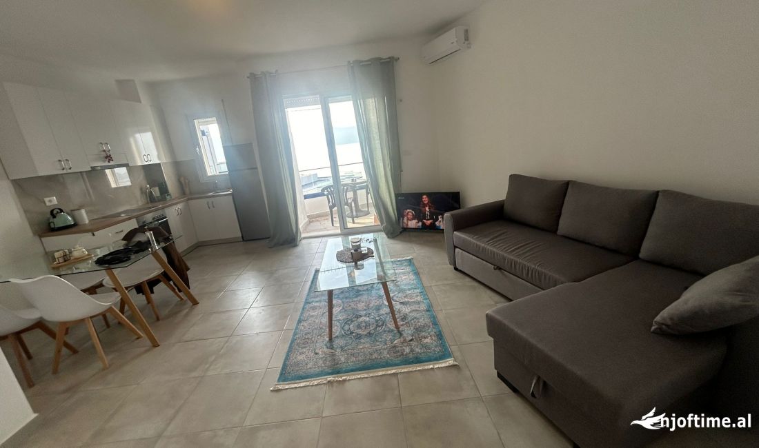 Shtepi me qera Apartament ne Vlore, 1+1, Mobilimi E mobiluar, Pagesa 500  Euro.