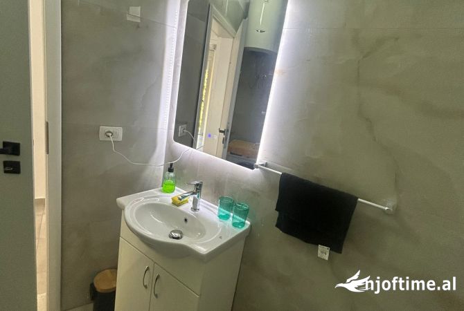 Shtepi me qera Apartament ne Vlore, 1+1, Mobilimi E mobiluar, Pagesa 500  Euro.